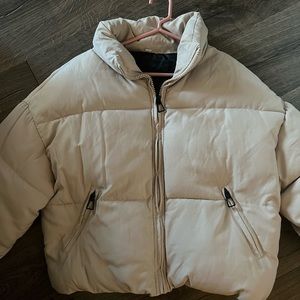 Beige puffer